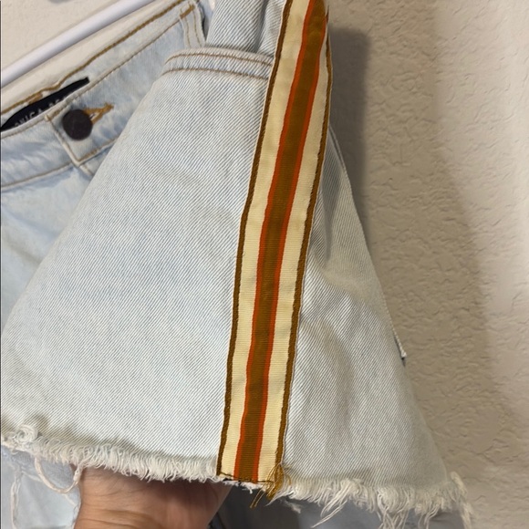 Veronica Beard Distressed Light Blue Jean Shorts with Stripe 9 inch Debbie - Picture 4 of 7